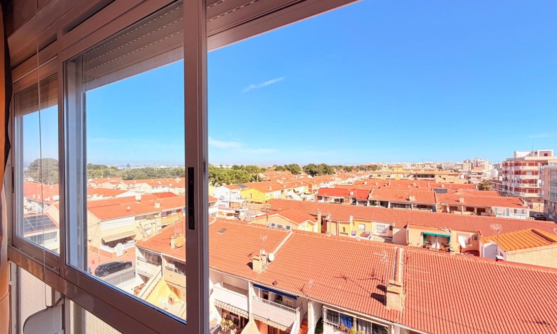 Segunda mano - Apartamento -
Torrevieja - Playa De Los Naufragos