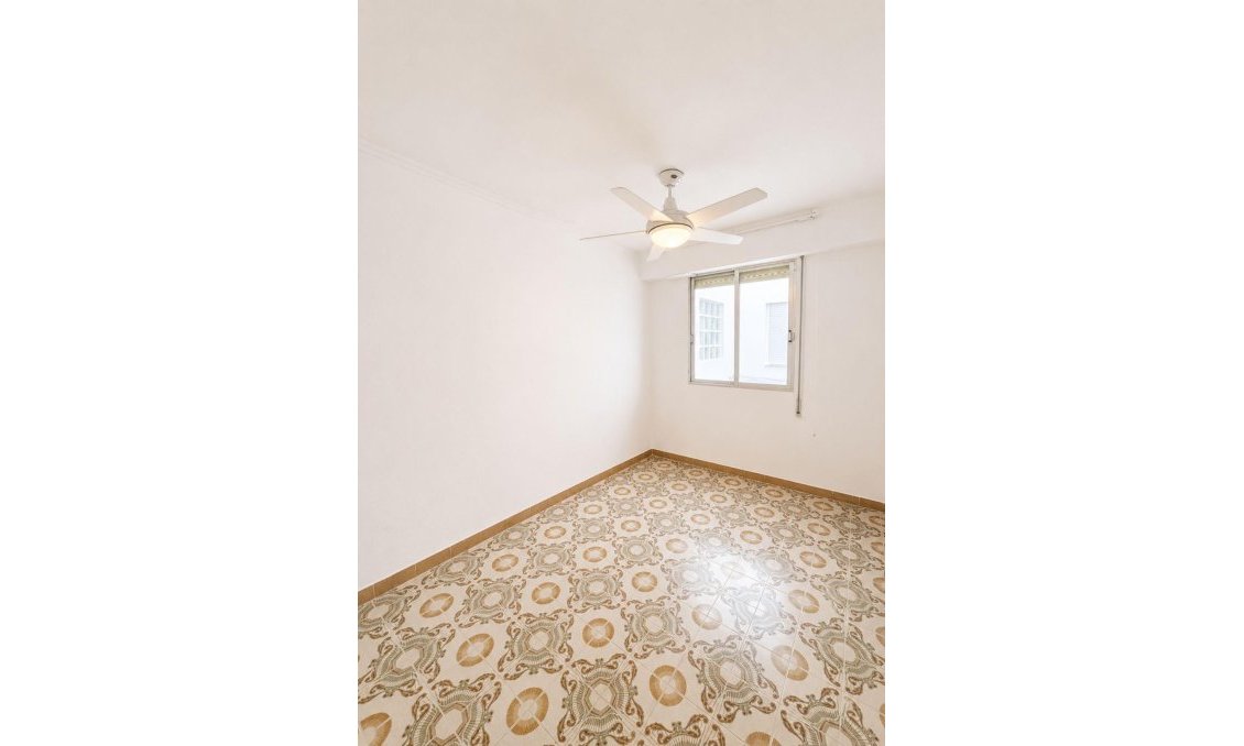 Segunda mano - Apartamento -
Torrevieja - Playa del Cura