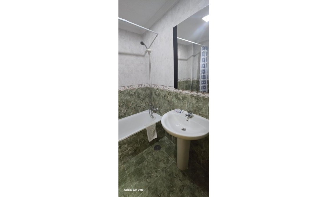 Segunda mano - Apartamento -
Torrevieja - PARQUE DE LAS NACIONES