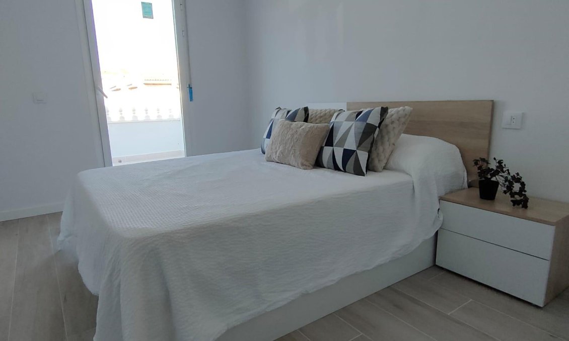 Segunda mano - Adosado -
Torrevieja - Sector 25