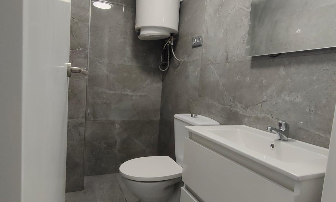 Segunda mano - Adosado -
Torrevieja - Sector 25