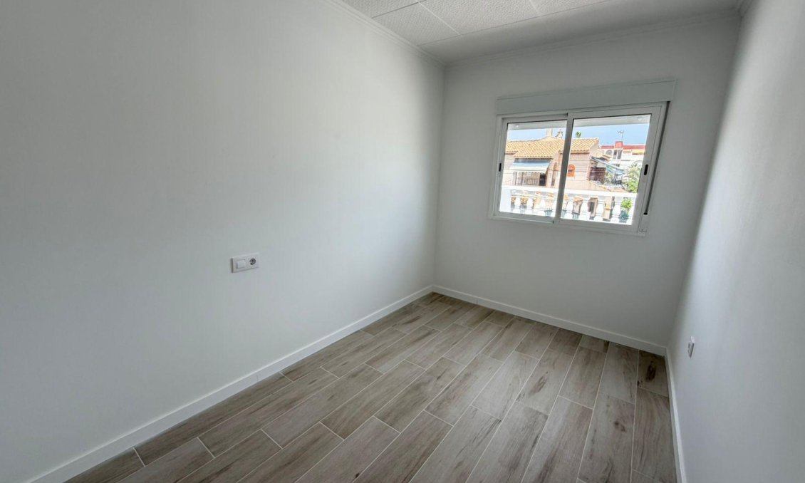 Segunda mano - Adosado -
Torrevieja - Sector 25
