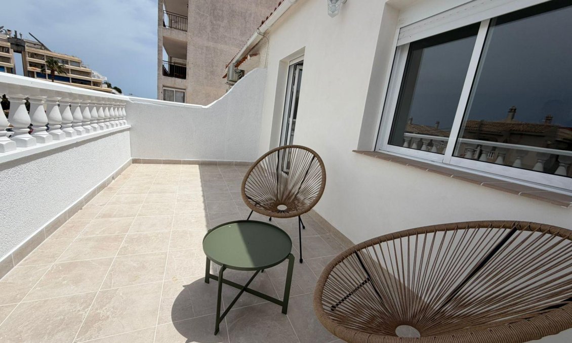 Segunda mano - Adosado -
Torrevieja - Sector 25