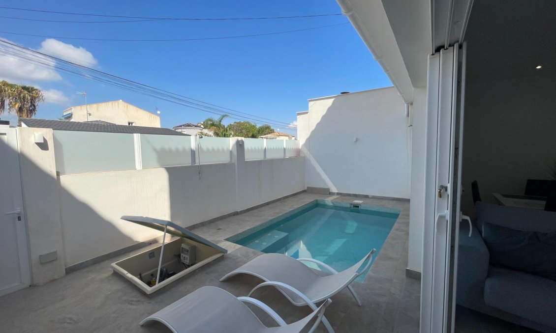 Segunda mano - Bungalow -
Orihuela Costa - La Regia
