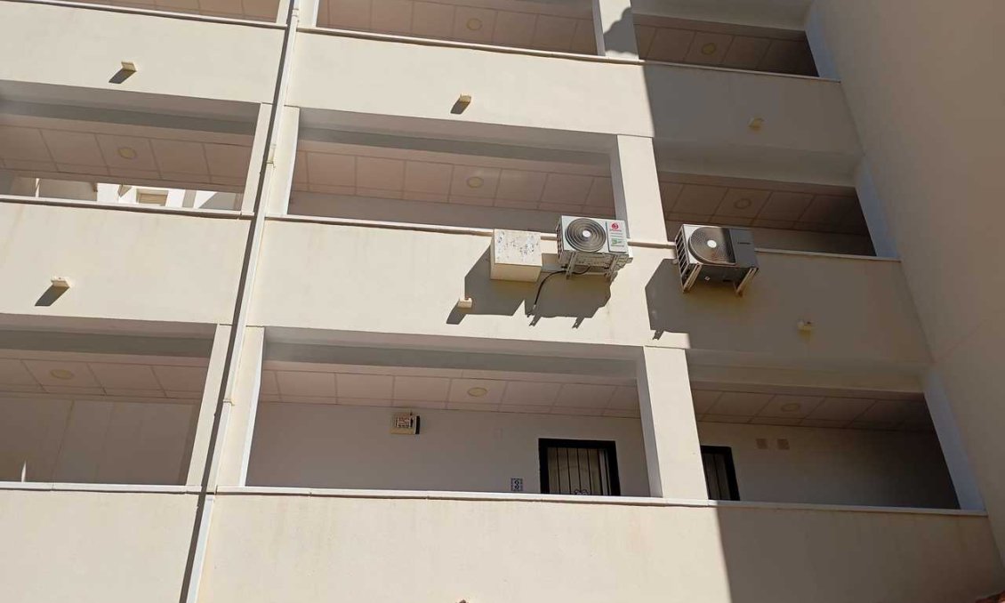 Segunda mano - Apartamento -
Villamartin - Costa Blanca