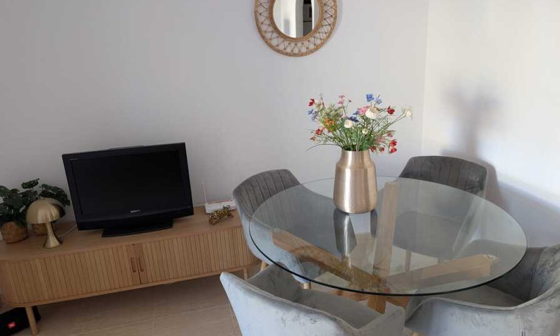 Wiederverkauf - Wohnung -
Daya Nueva - Costa Blanca