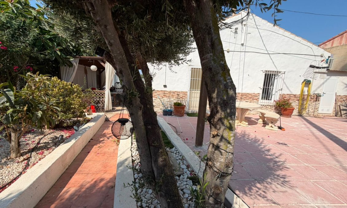 Wiederverkauf - Villa -
Orihuela - Inland
