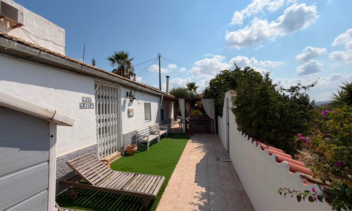 Wiederverkauf - Villa -
Orihuela - Inland