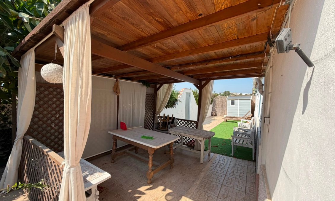 Wiederverkauf - Villa -
Orihuela - Inland