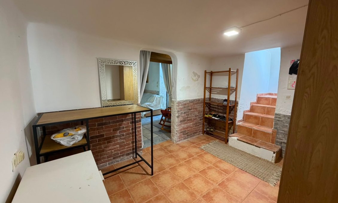 Wiederverkauf - Villa -
Orihuela - Inland