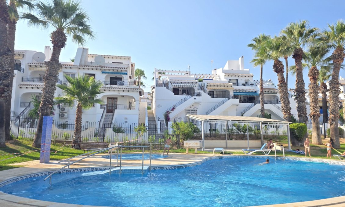 Segunda mano - Apartamento -
Villamartin - Costa Blanca