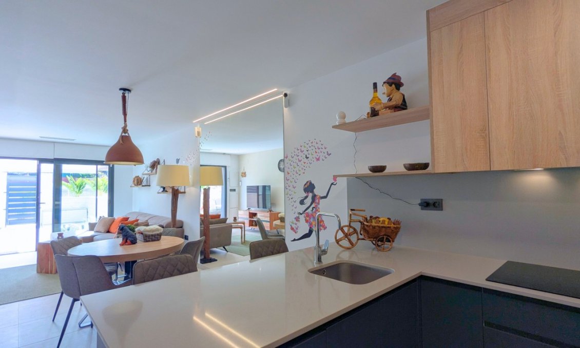 Wiederverkauf - Wohnung -
Lo Crispin - Inland
