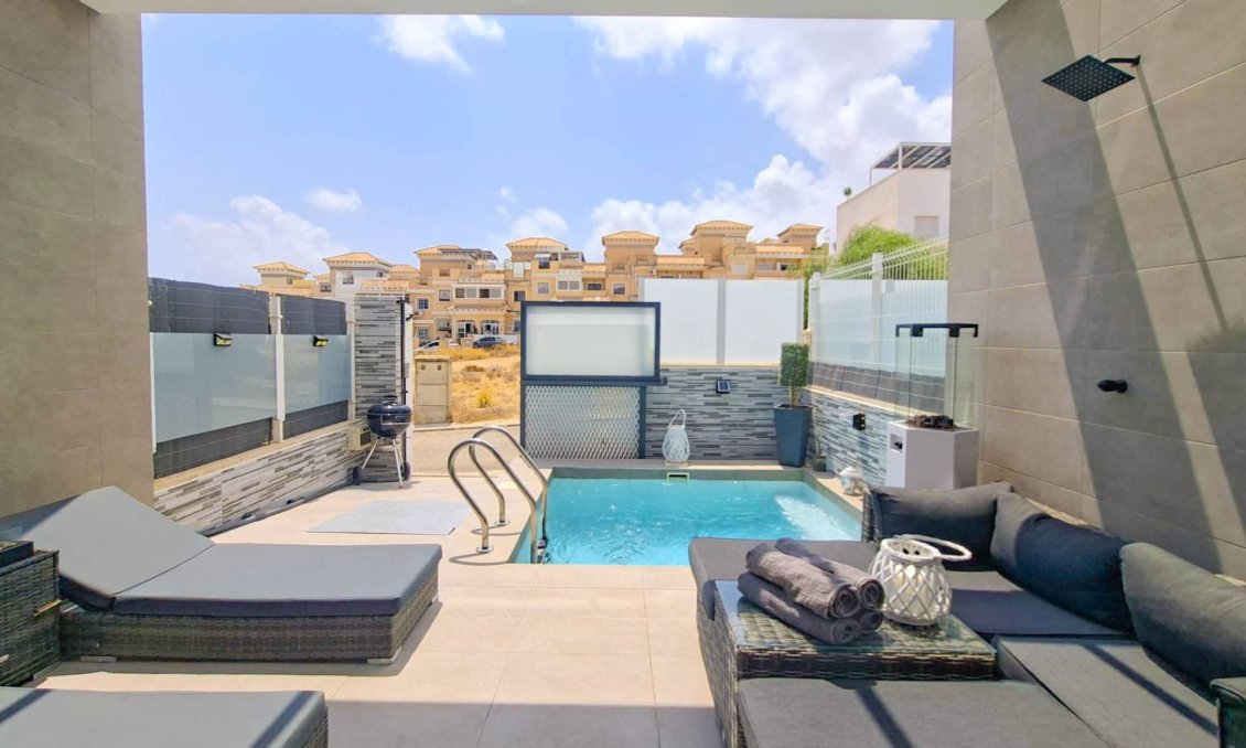 Wiederverkauf - Villa -
Villamartin - Costa Blanca