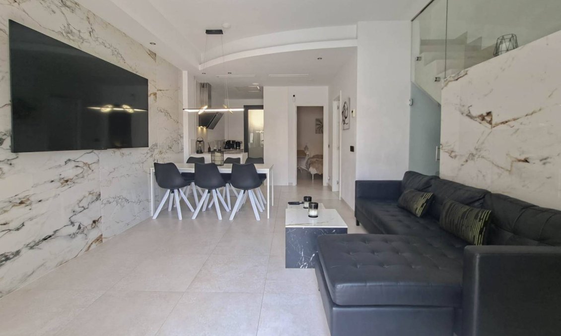 Wiederverkauf - Villa -
Villamartin - Costa Blanca