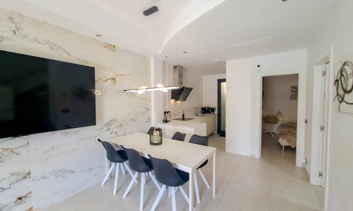 Wiederverkauf - Villa -
Villamartin - Costa Blanca