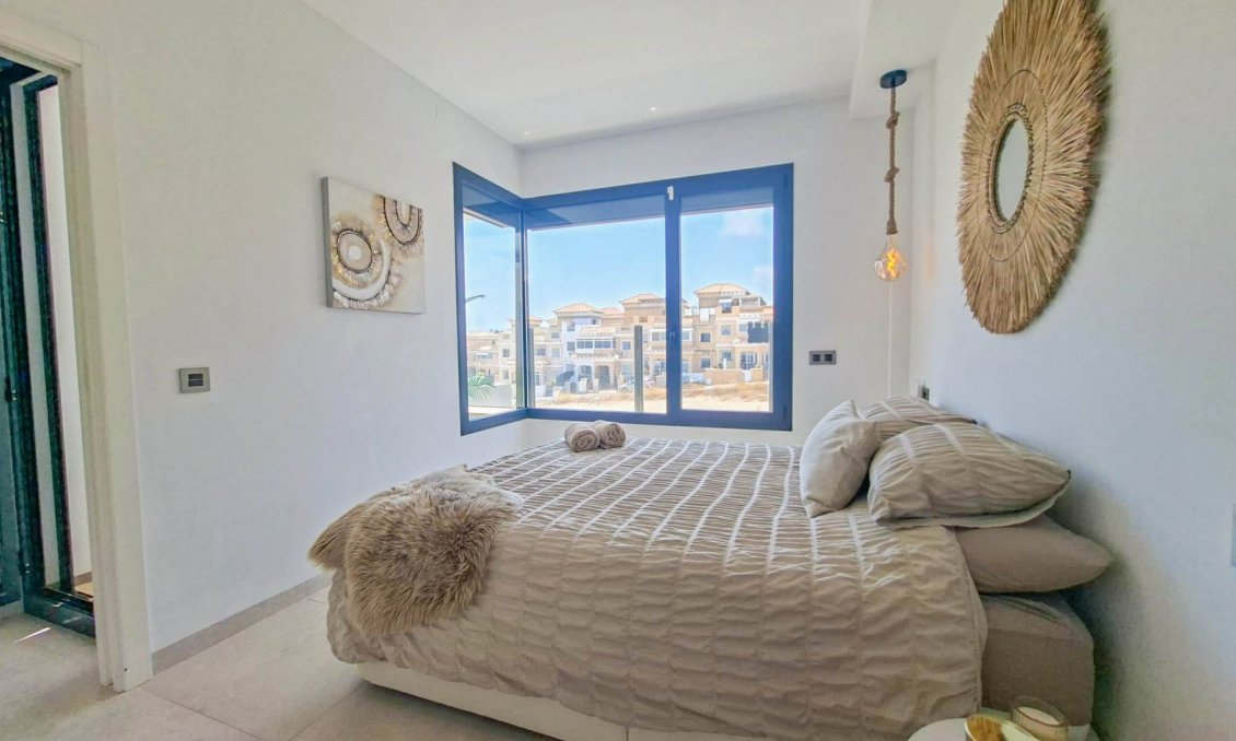 Wiederverkauf - Villa -
Villamartin - Costa Blanca