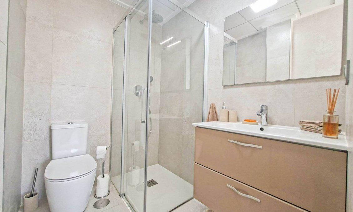 Wiederverkauf - Villa -
Villamartin - Costa Blanca
