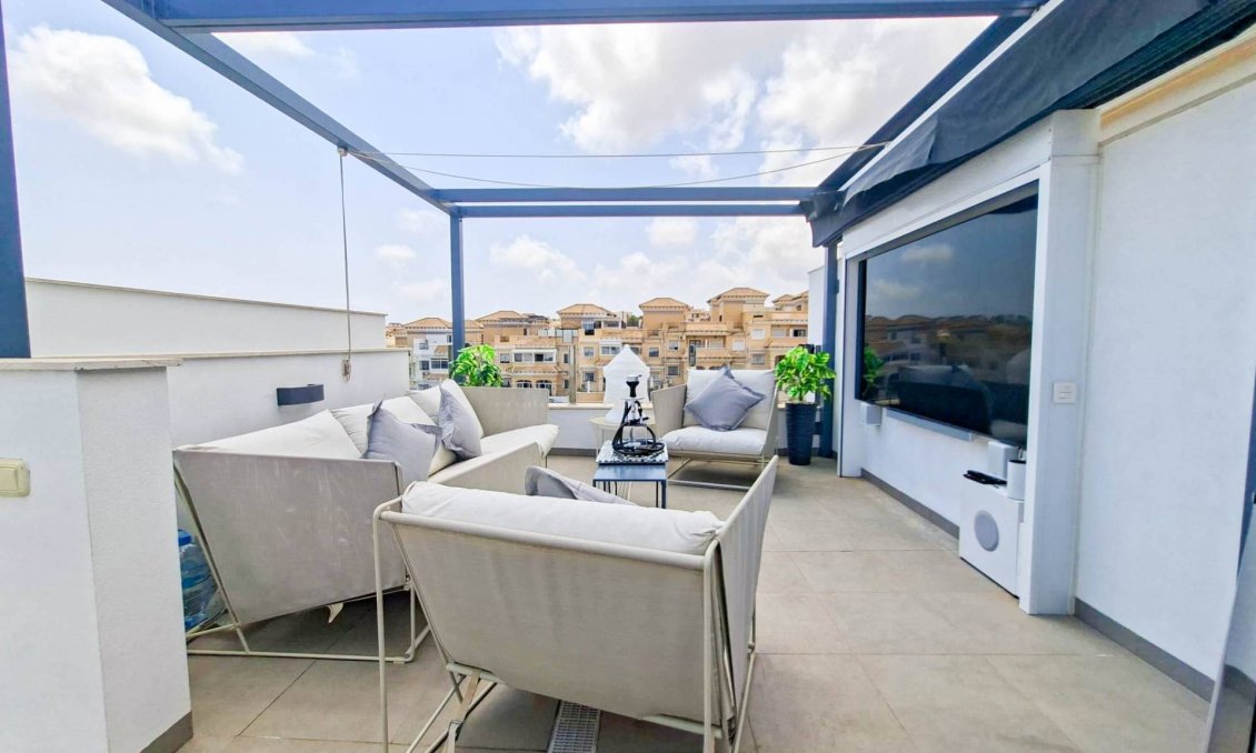 Wiederverkauf - Villa -
Villamartin - Costa Blanca
