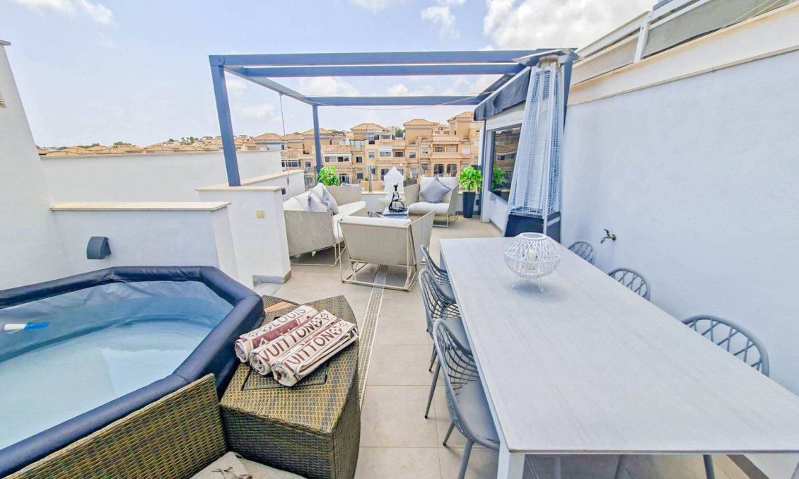 Wiederverkauf - Villa -
Villamartin - Costa Blanca