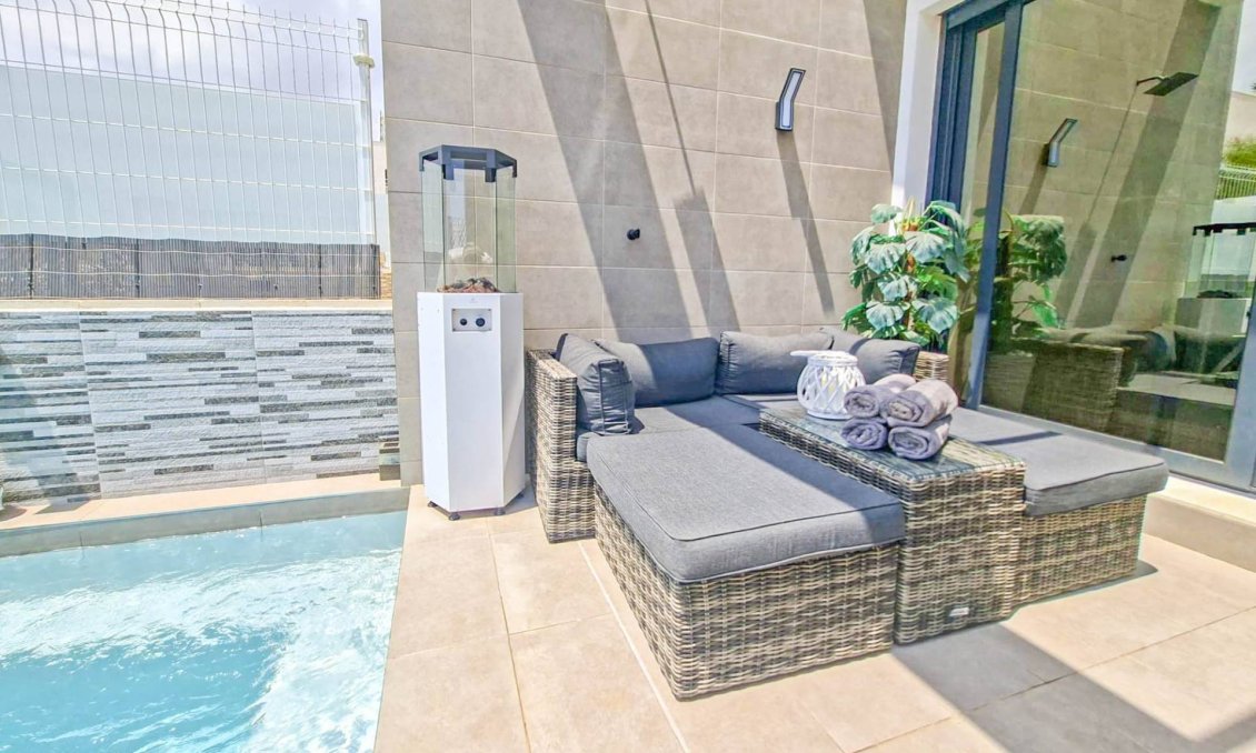 Wiederverkauf - Villa -
Villamartin - Costa Blanca