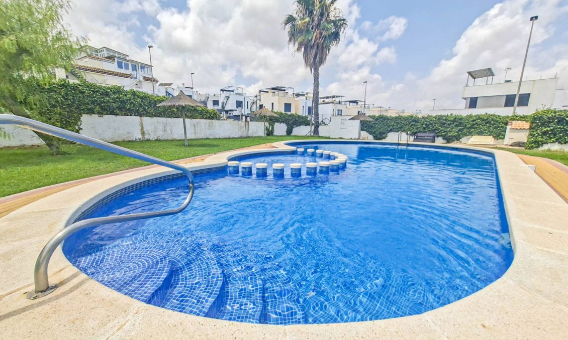 Wiederverkauf - Villa -
Villamartin - Costa Blanca