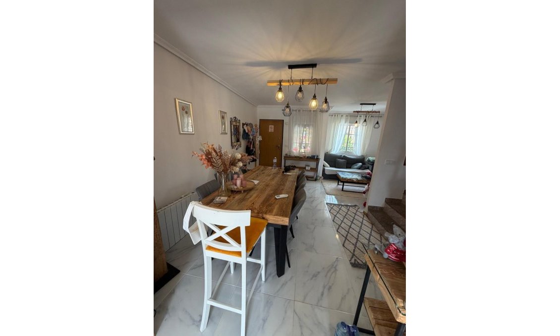 Revente - Bungalow -
Torrevieja - Zona Los Frutales