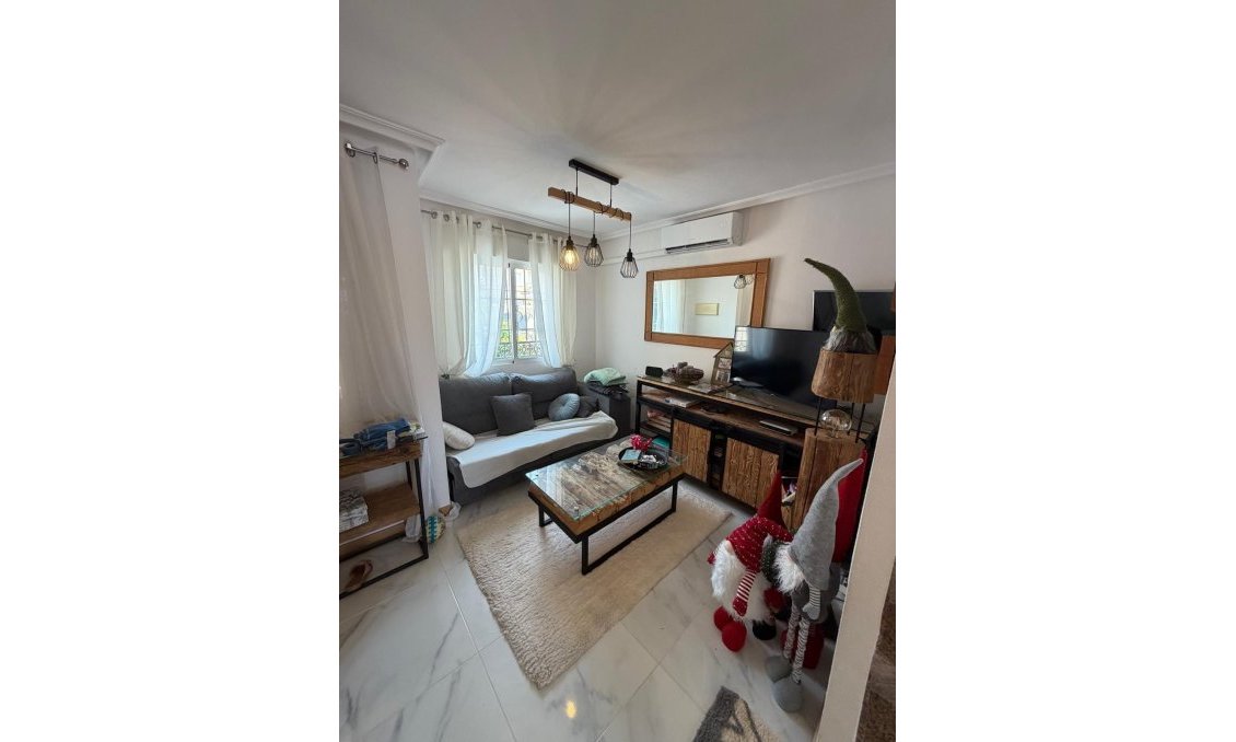 Revente - Bungalow -
Torrevieja - Zona Los Frutales