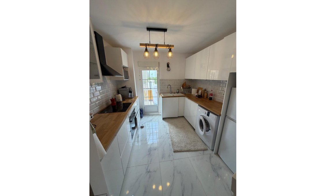 Revente - Bungalow -
Torrevieja - Zona Los Frutales