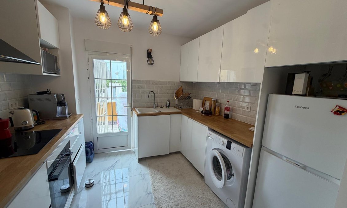 Revente - Bungalow -
Torrevieja - Zona Los Frutales