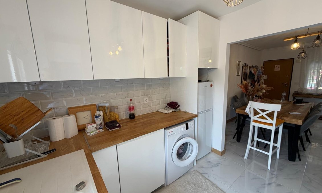 Revente - Bungalow -
Torrevieja - Zona Los Frutales