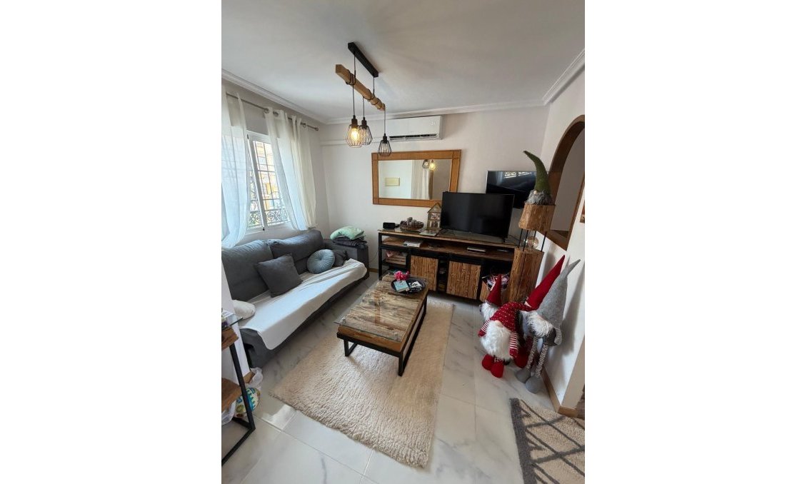 Revente - Bungalow -
Torrevieja - Zona Los Frutales