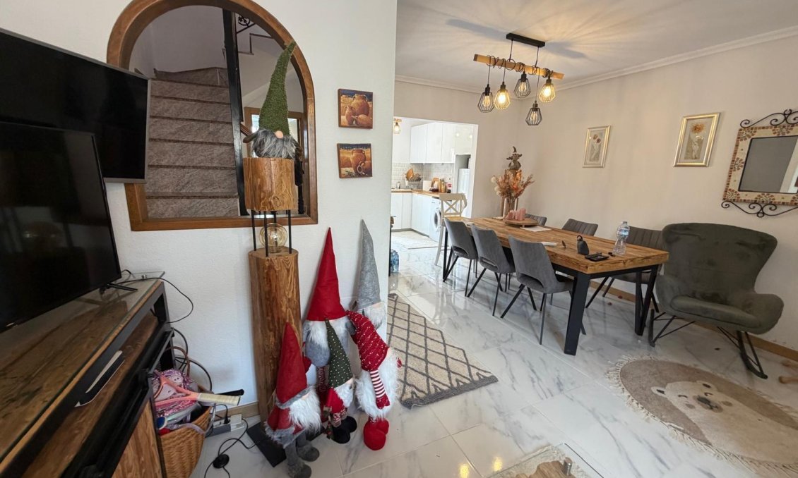 Revente - Bungalow -
Torrevieja - Zona Los Frutales