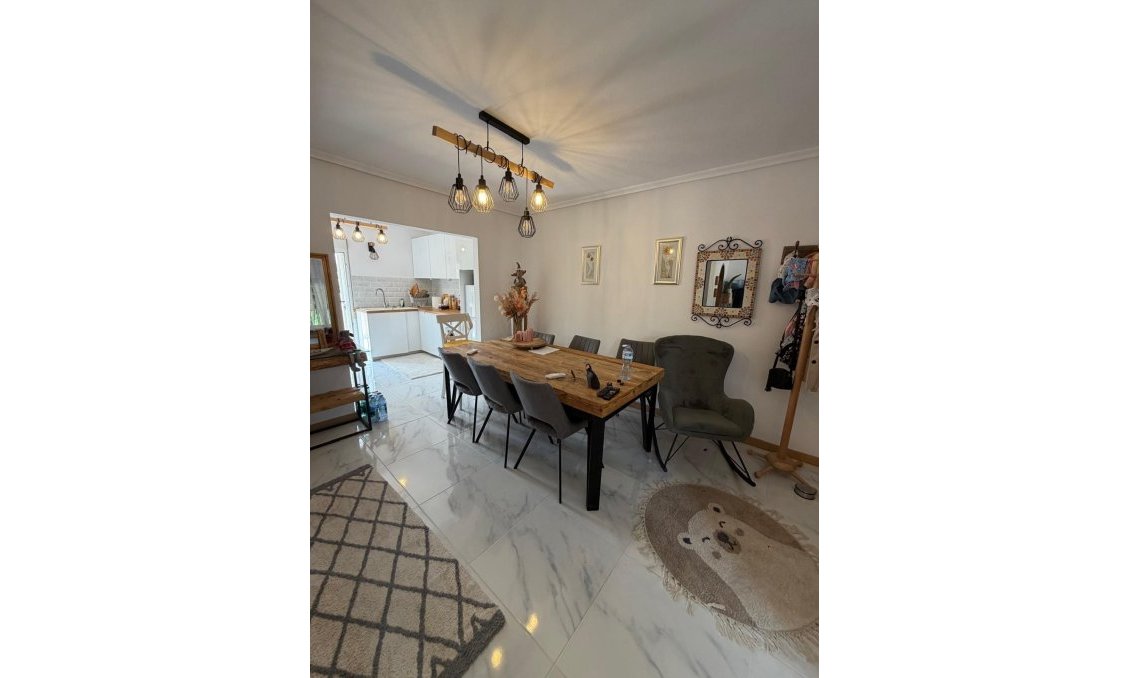 Revente - Bungalow -
Torrevieja - Zona Los Frutales