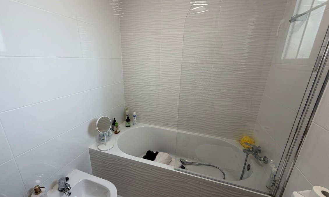 Revente - Bungalow -
Torrevieja - Zona Los Frutales