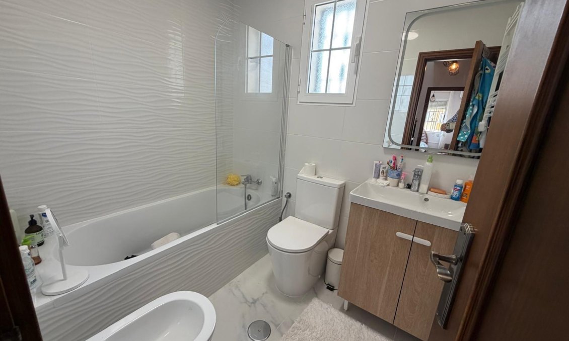 Revente - Bungalow -
Torrevieja - Zona Los Frutales