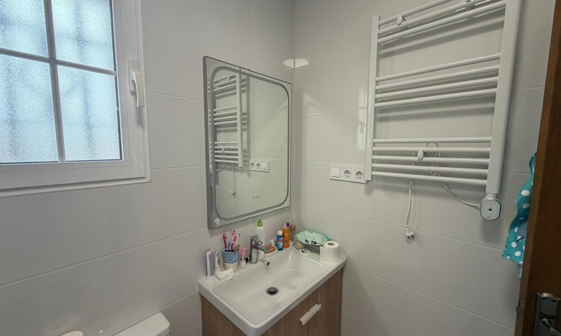 Revente - Bungalow -
Torrevieja - Zona Los Frutales