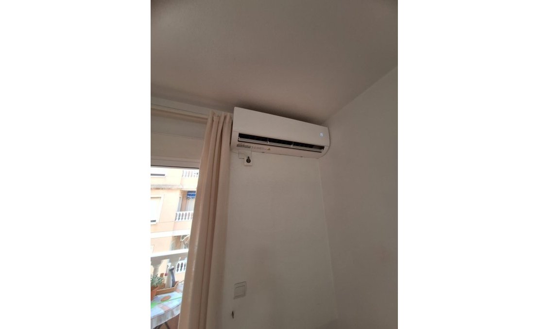 Revente - Appartement -
Torrevieja - Playa del Cura