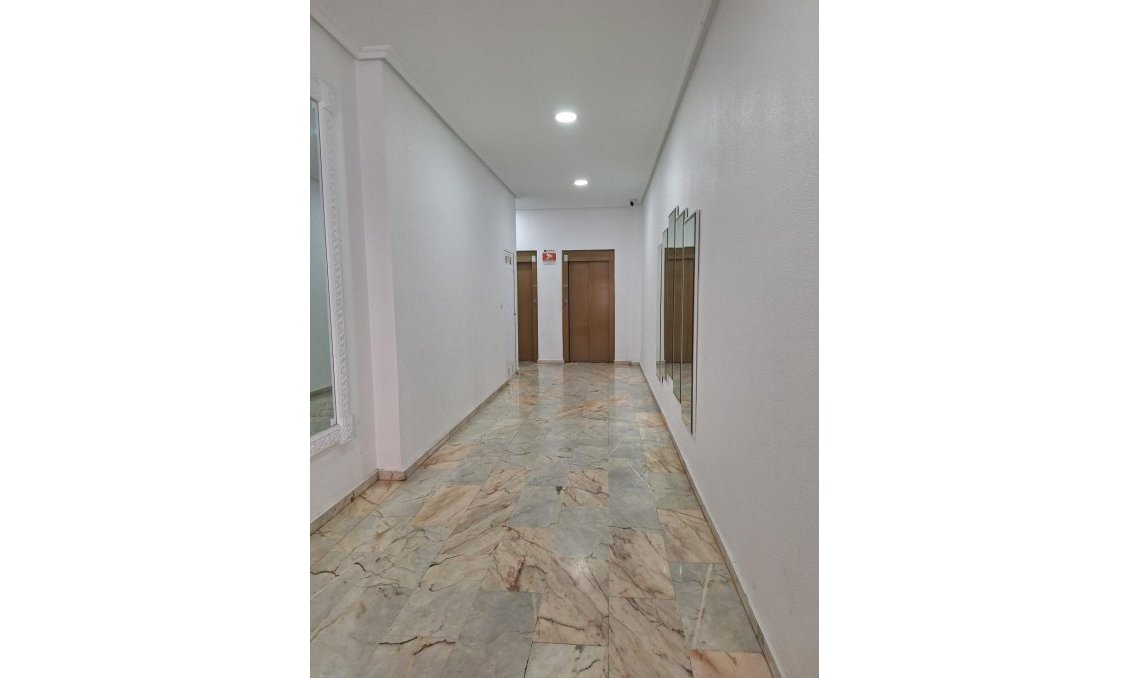 Revente - Appartement -
Torrevieja - Playa del Cura