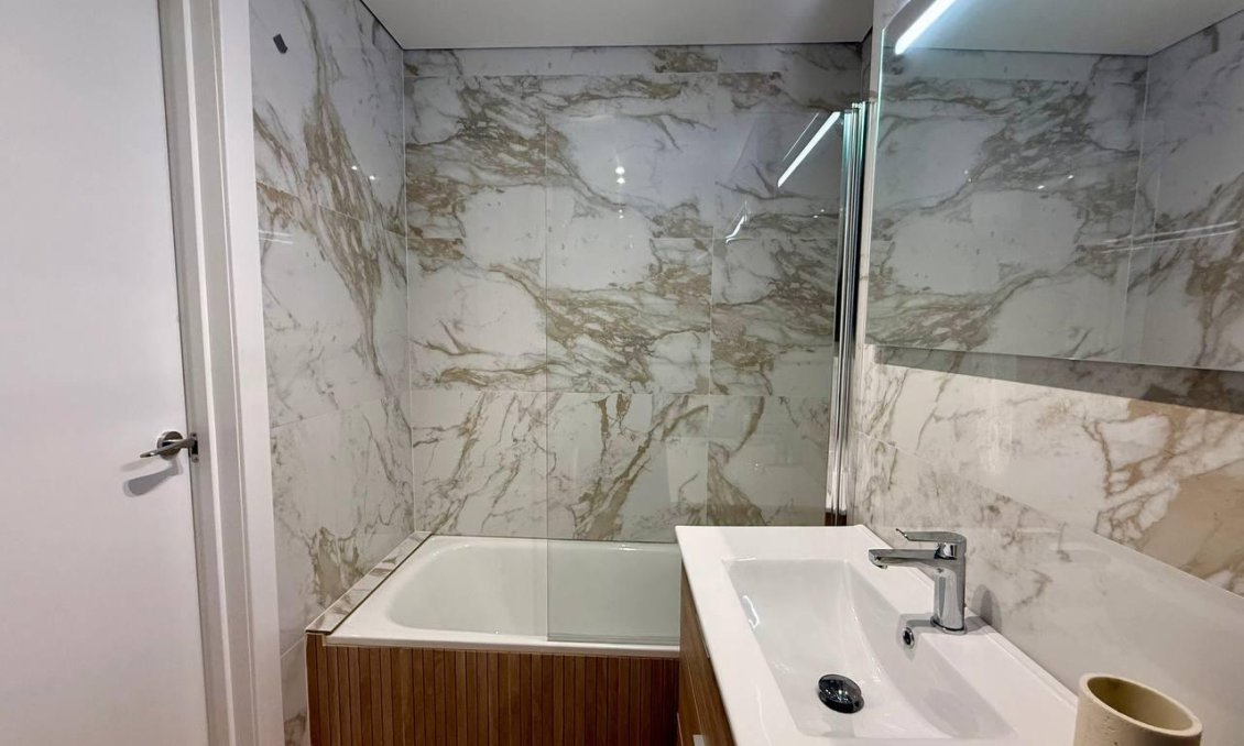 Revente - Appartement -
Torrevieja - Habaneras