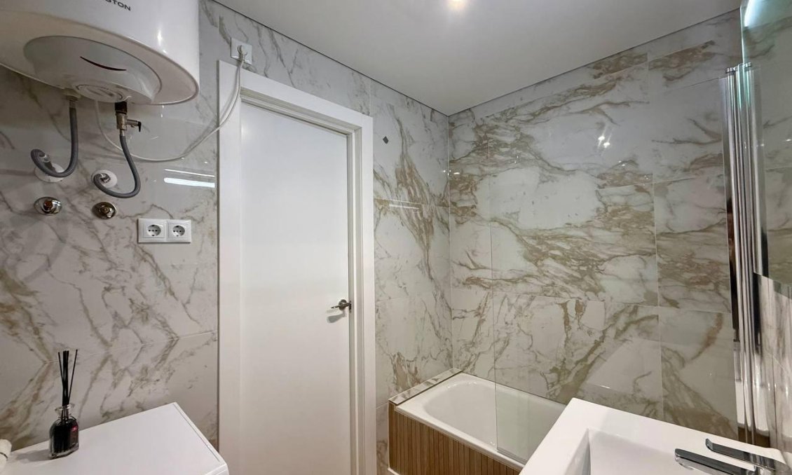 Revente - Appartement -
Torrevieja - Habaneras