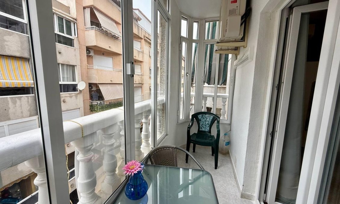Revente - Appartement -
Torrevieja - Habaneras