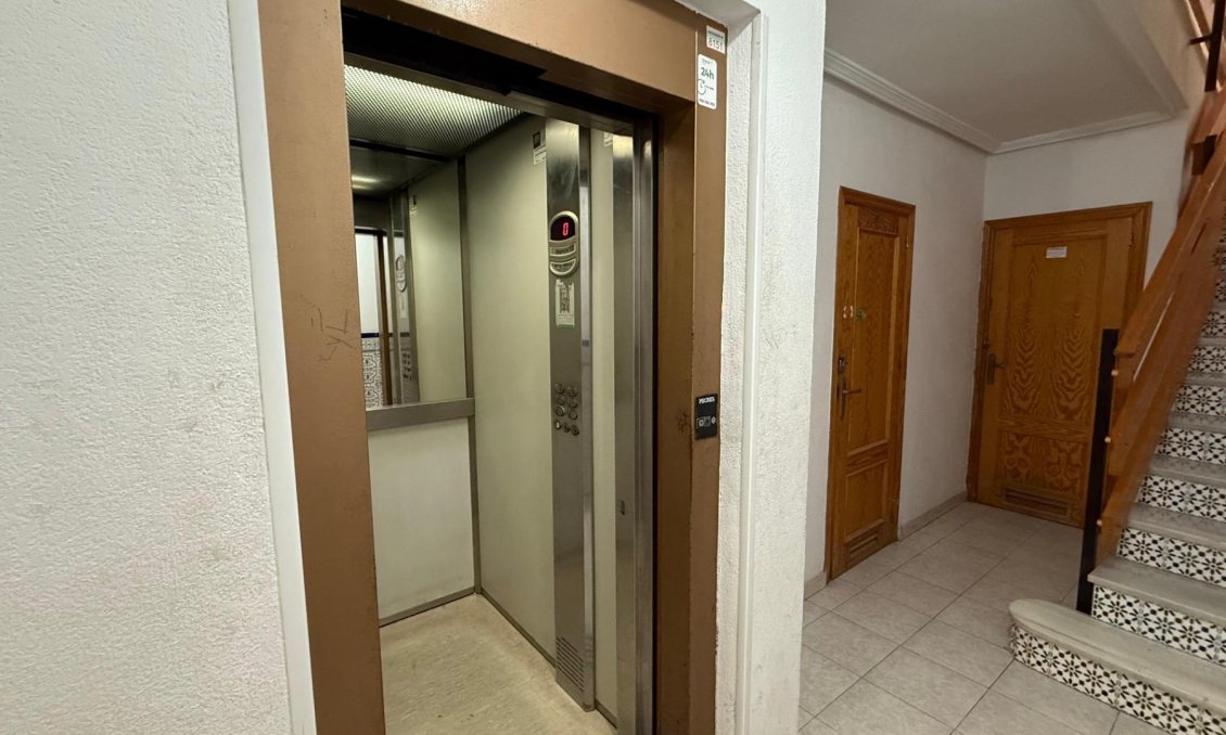 Revente - Appartement -
Torrevieja - Habaneras