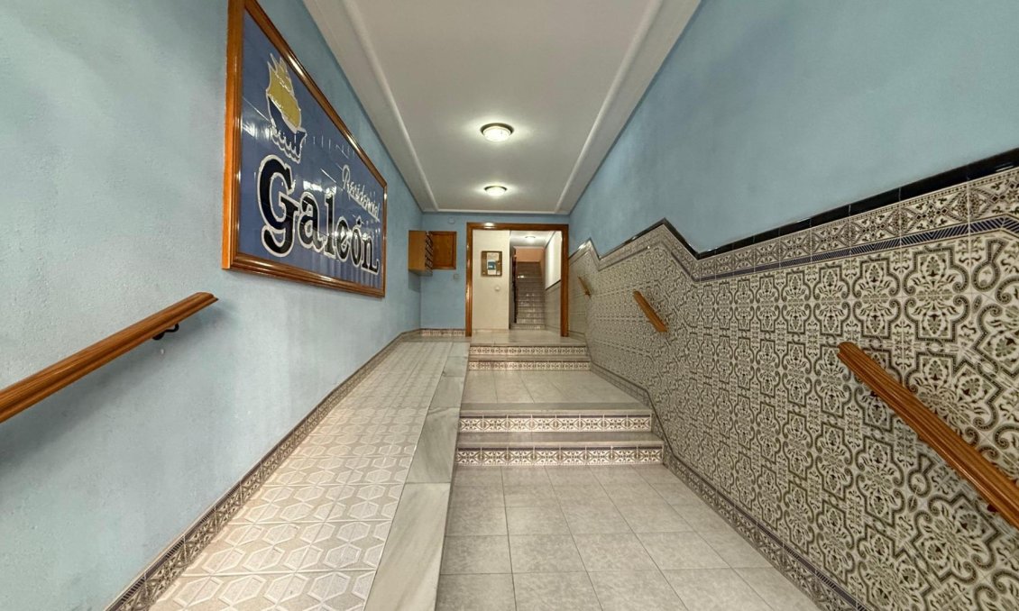 Revente - Appartement -
Torrevieja - Habaneras