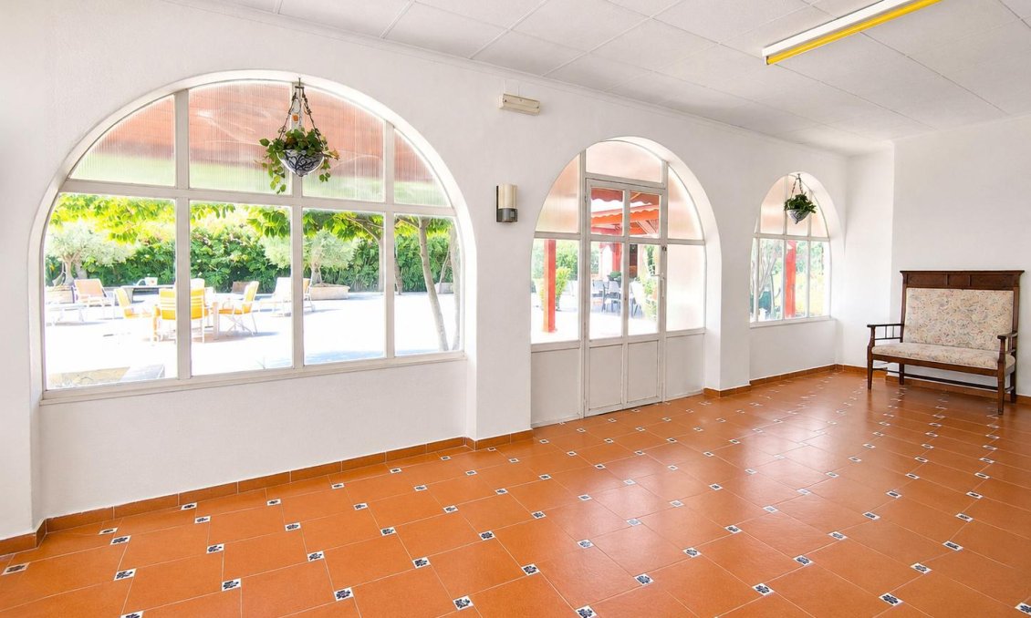 Revente - Villa -
Villena - Inland