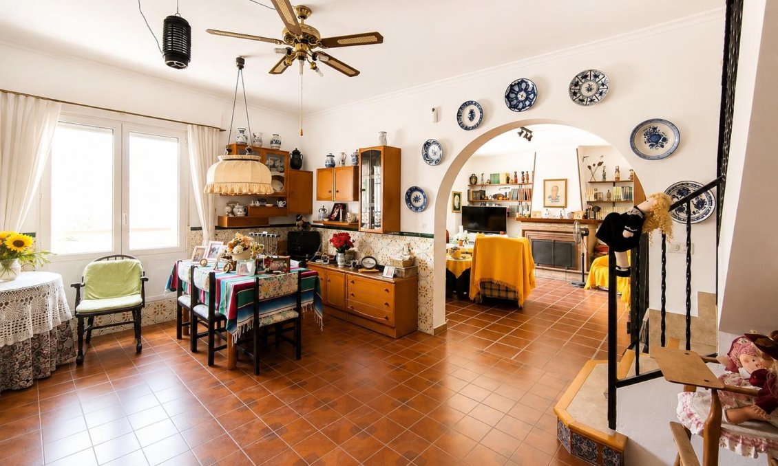 Revente - Villa -
Villena - Inland