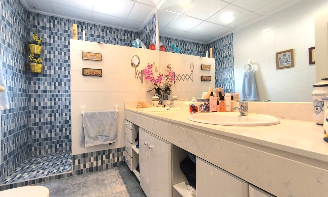 Revente - Villa -
Villena - Inland