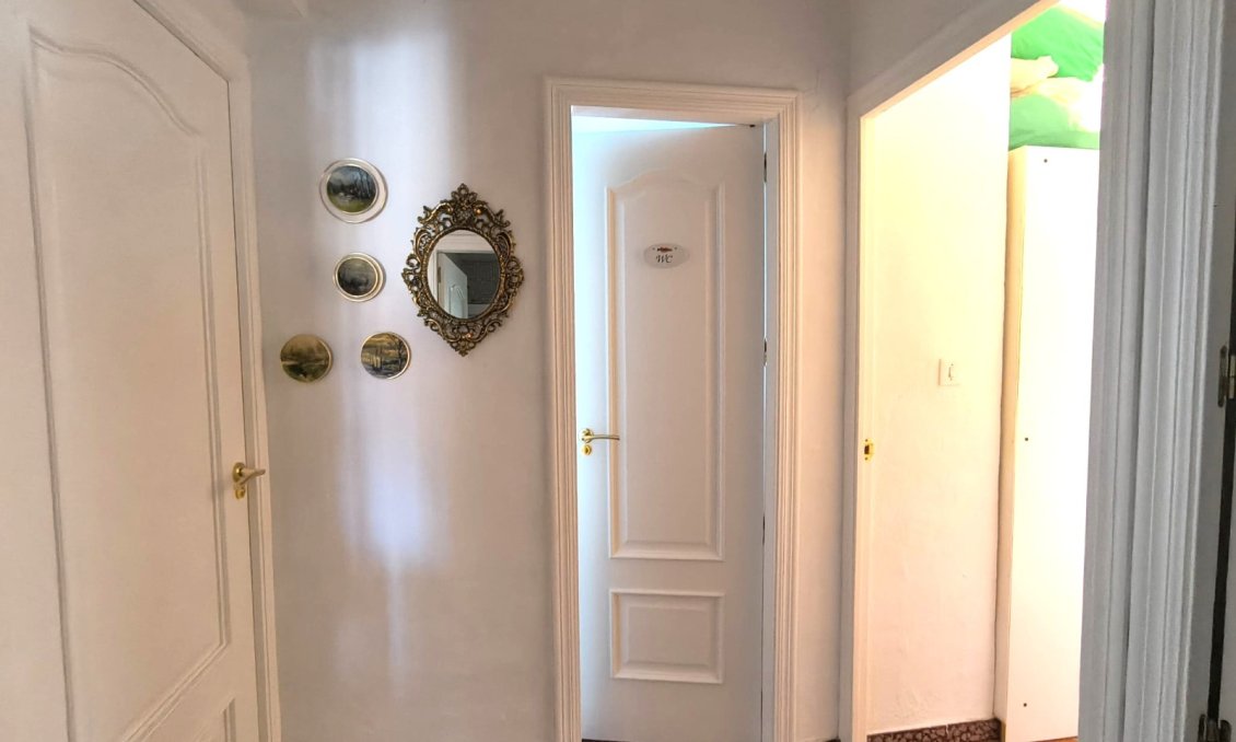 Revente - Villa -
Villena - Inland