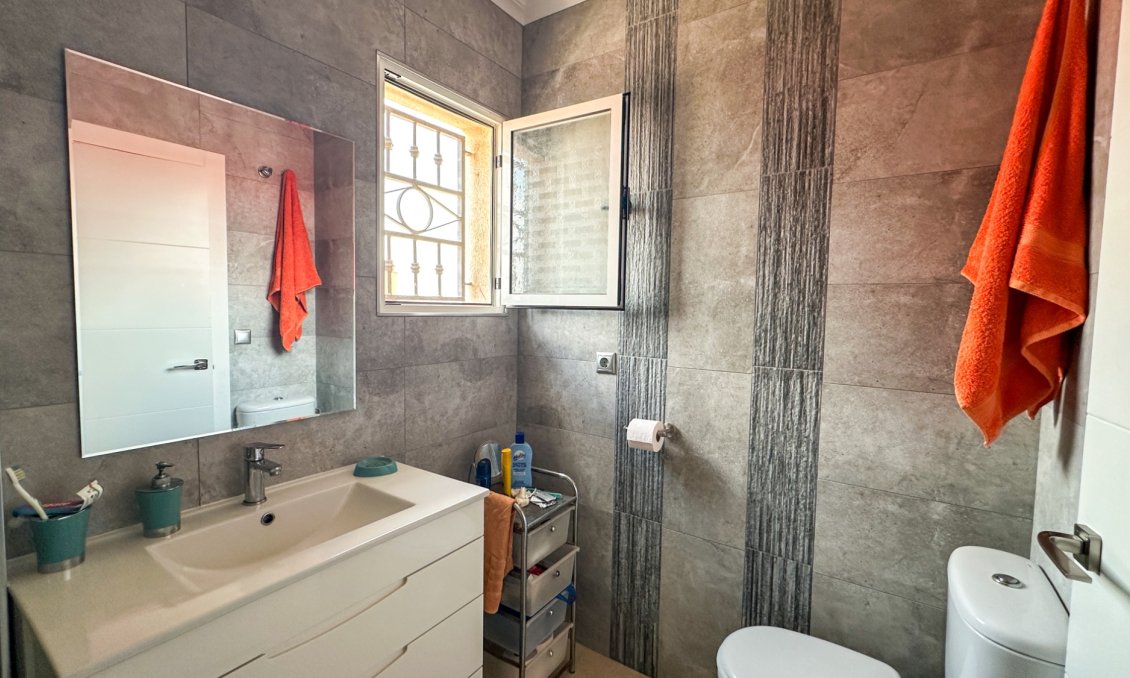Wiederverkauf - Bungalow -
Orihuela Costa - Costa Blanca