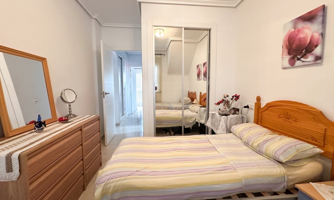 Wiederverkauf - Bungalow -
Orihuela Costa - Costa Blanca