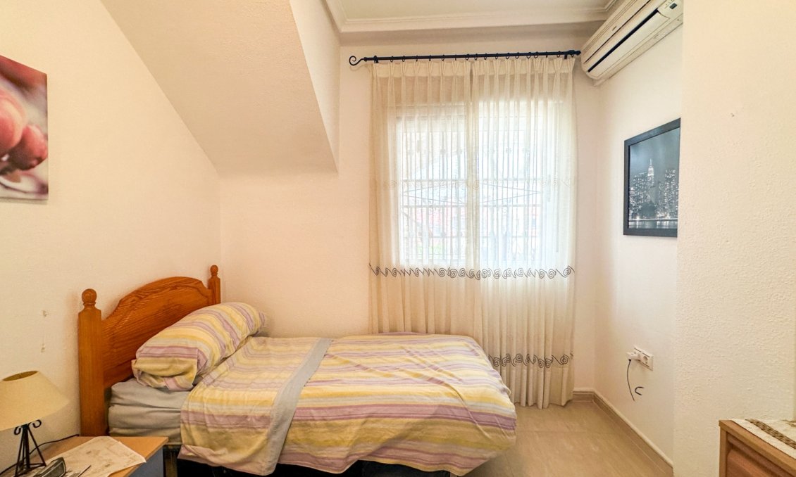 Wiederverkauf - Bungalow -
Orihuela Costa - Costa Blanca